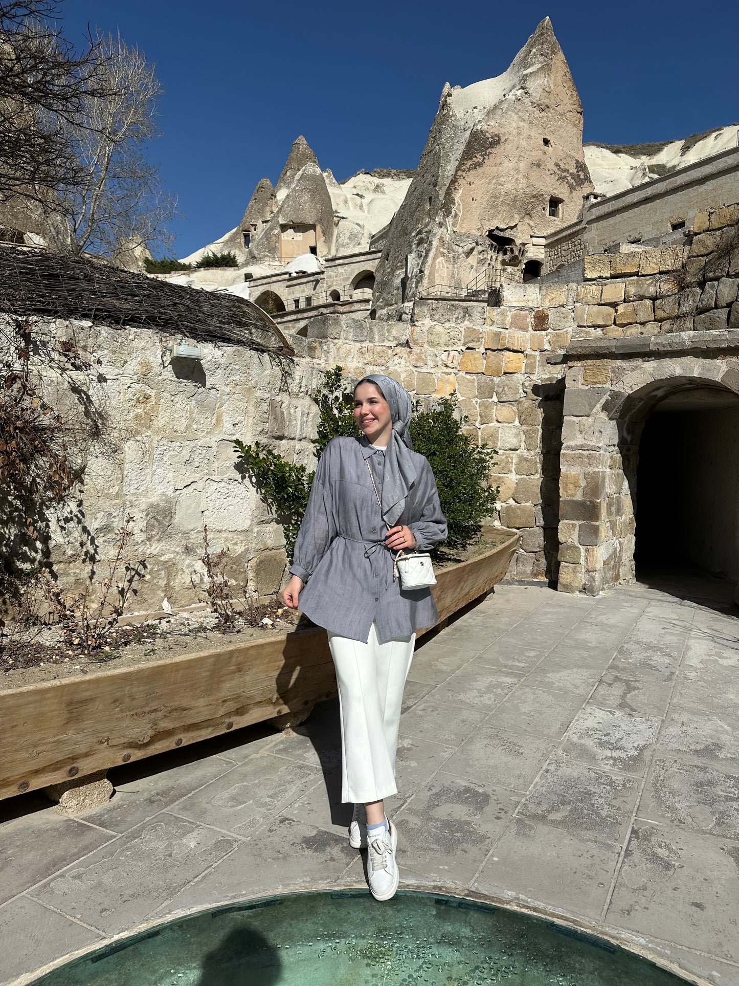 Belden Kuşaklı Viskon Gömlek Gri