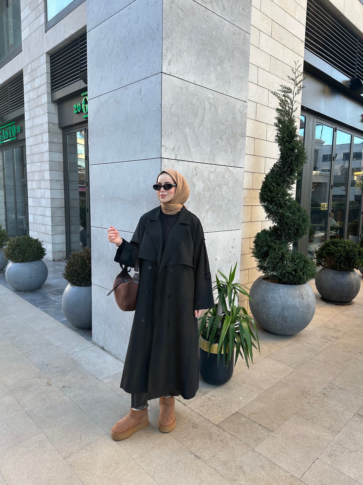 Oversize Siyah Trençkot